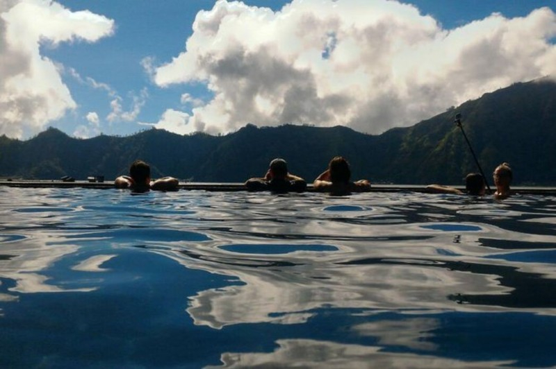 Bali: Mount Batur Sunrise Trekking & Hot Spring Experience with Breakfast